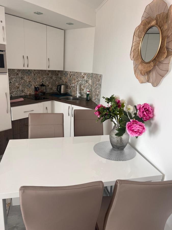 Panorama View Apartment In City Center Heviz Exterior photo